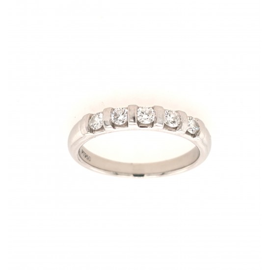 Pre Owned Platinum 5 Stone Diamond Ring ZX439